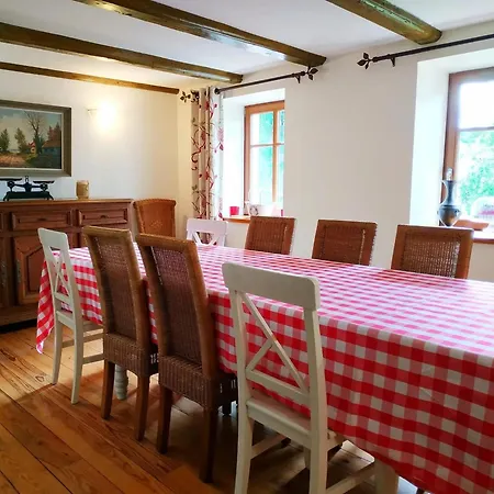 Maison Charmante Dans Le Village De Avec Jardin Ferienhaus *