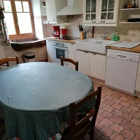 Maison Charmante Dans Le Village De Avec Jardin