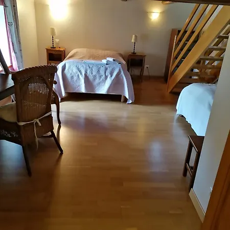 Maison Charmante Dans Le Village De Avec Jardin Ferienhaus