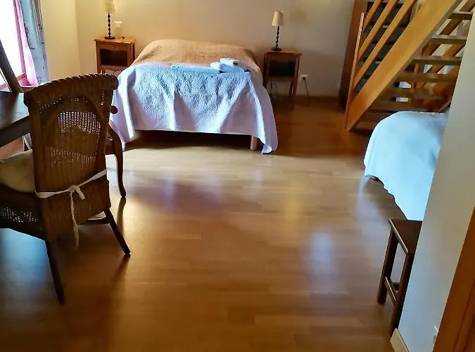 Maison Charmante Dans Le Village De Avec Jardin Ferienhaus